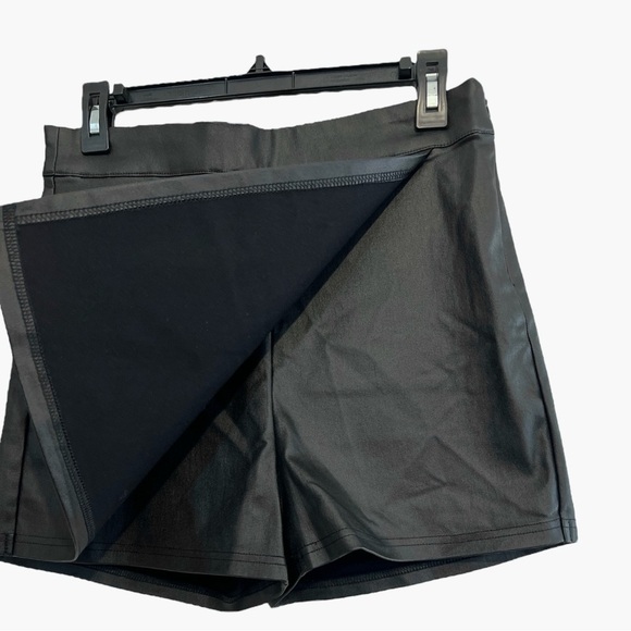 Fashion Nova Maddie Coated Mini Skort, Stretch, High Waisted, Black, Size Large - Picture 3 of 13